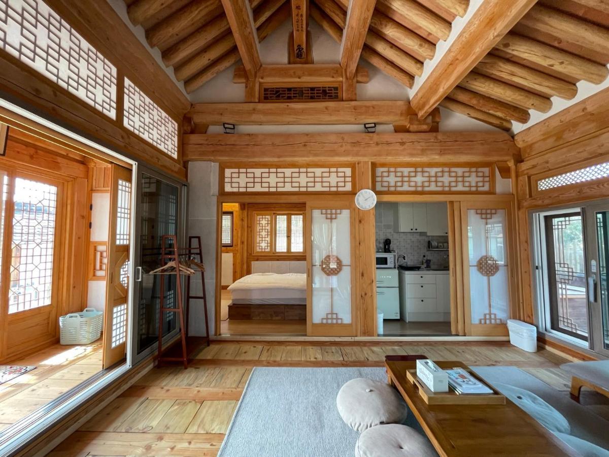 Hanok - Jukrokjungsa Holiday home *